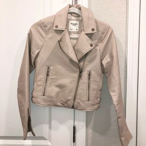 Abercrombie & Fitch cropped faux leather jacket
